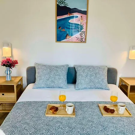 Cosy In The Heart Of The *